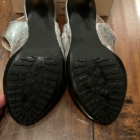 Michael Kors Silver High Heel’s. Women’s Size 8M. 4 1/2 Inch Heel. - Picture 5 of 8